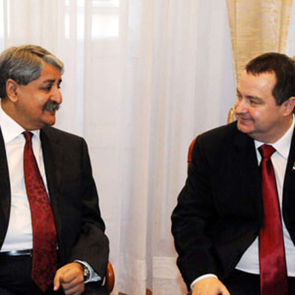 Pakistan Savunma Bakanı Kamar Sırbistan\'da