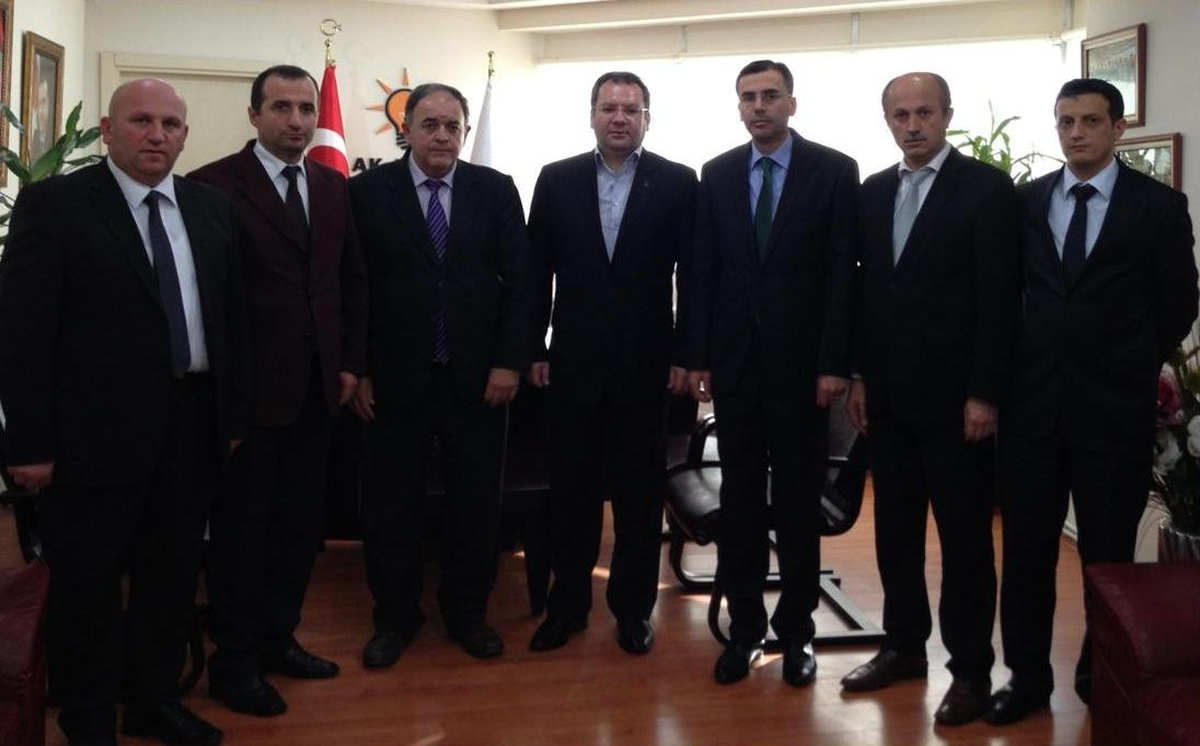 Sağlık Sen Sakarya Şubesi AK Parti İl Başkanı Recep Uncuoğlu\'nu Ziyaret Etti