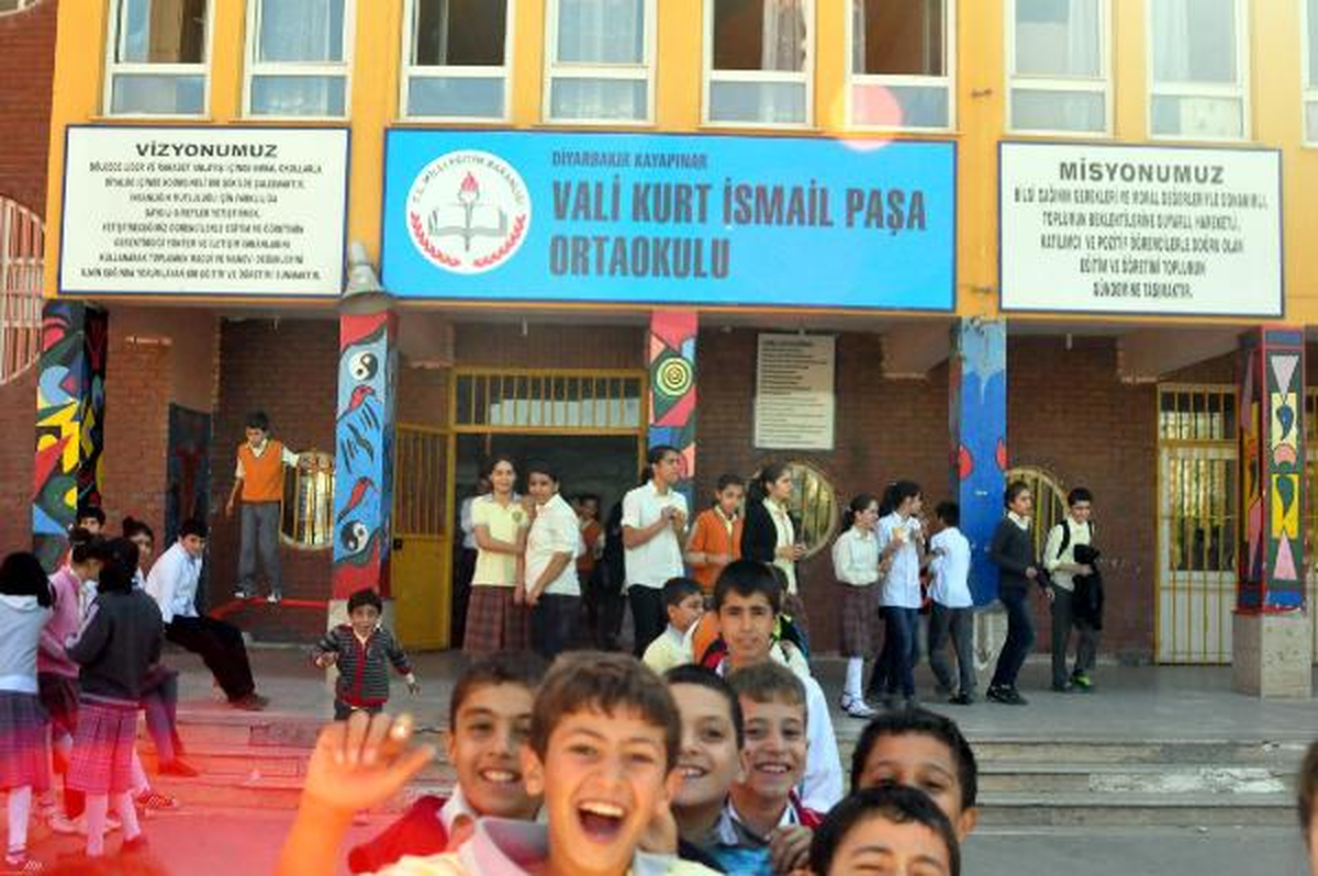 Veliler, Öğretmen Atanmamasına Tepki Gösterdi