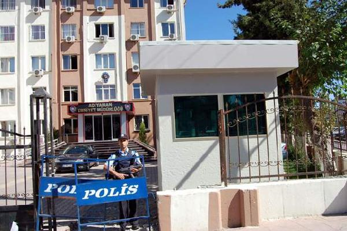 Adıyaman\'da Kurşun Geçirmez Polis Kulübeleri Kuruldu