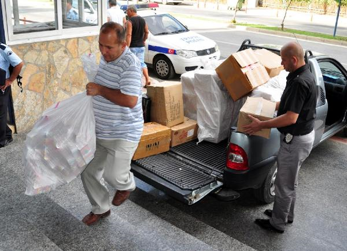 Alanya\'da Sahte Parfüm Operasyonu