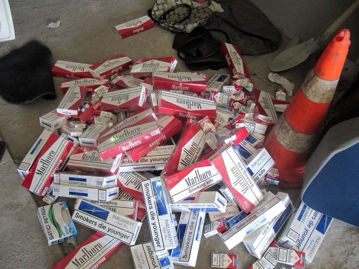 Başkale\'de 2 Bin Paket Kaçak Sigara Ele Geçirildi