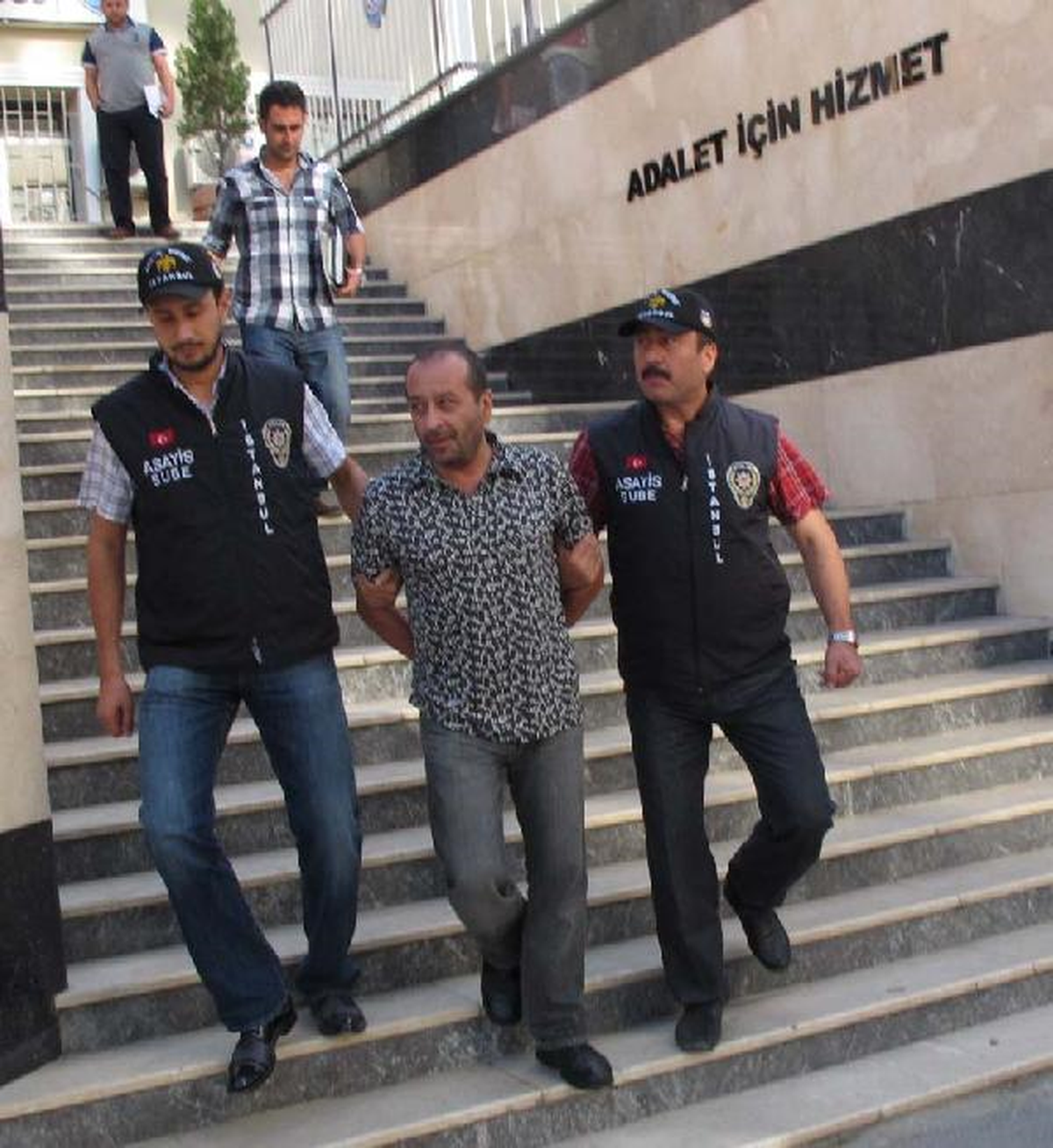 Cezaevi İsyancısı Başkası Adına Kiraladığı Evde Yakalandı