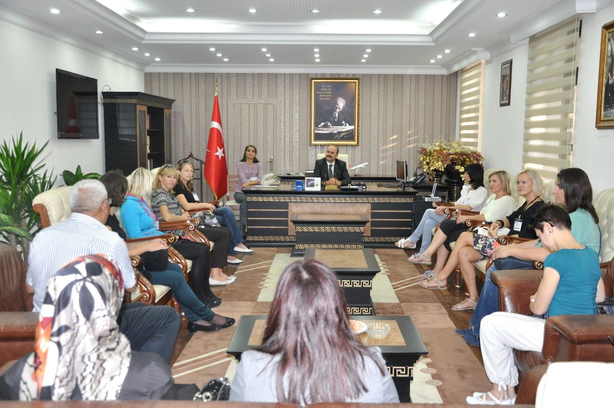 Comenius Eğitim Projesi Aracılığıyla Gelen Eğitimcilerden, Vali\'ye Ziyaret