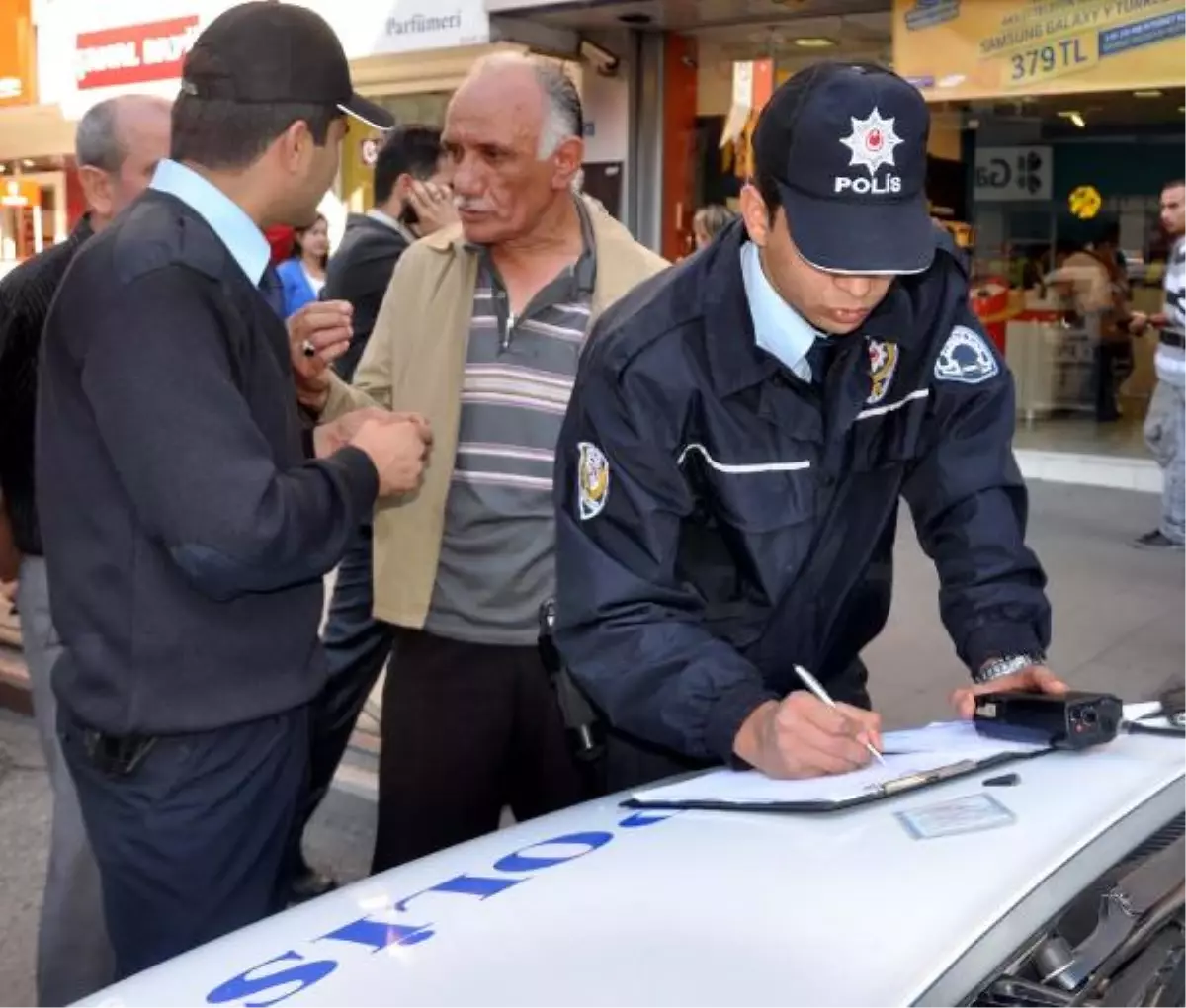 Dolandırılmaktan Polis Kurtardı