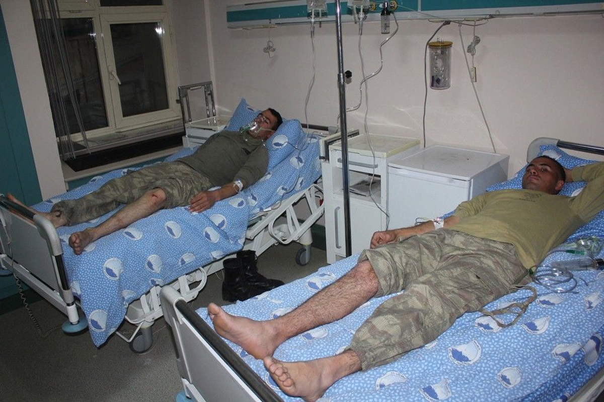 Eleşkirt\'te Askeri Aracın Geçişi Sırasında Patlama