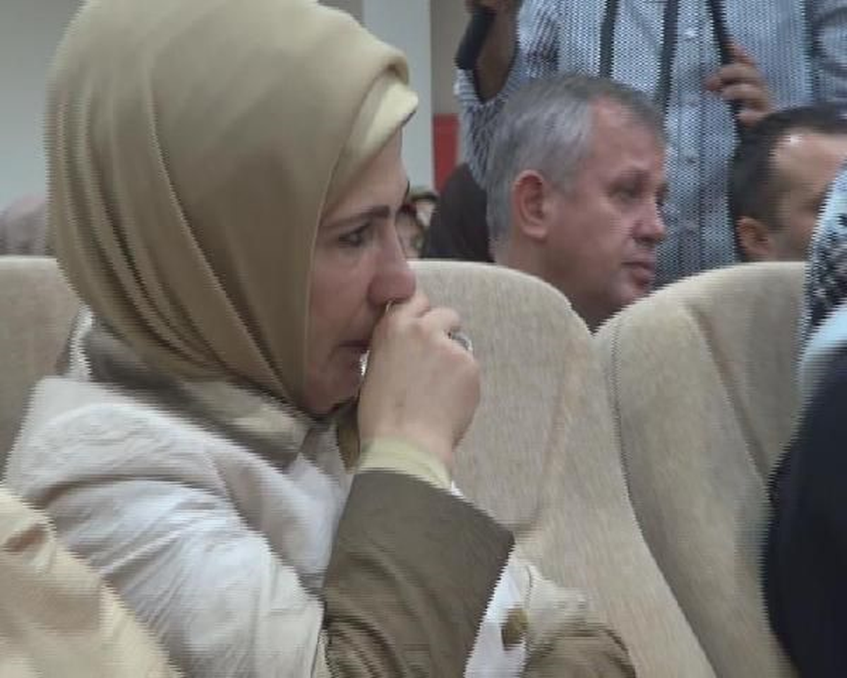 Emine Erdoğan Gözyaşlarını Tutamadı
