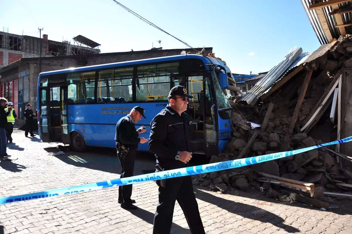 Erzurum\'daki Trafik Kazası