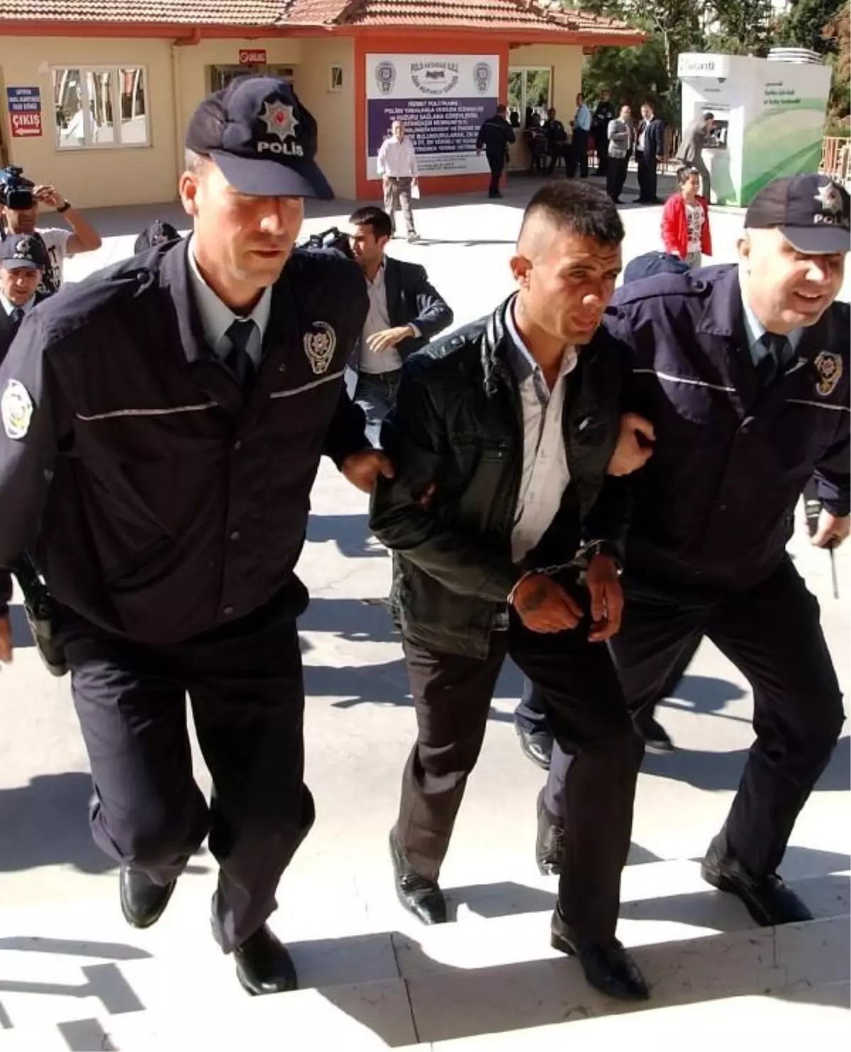 Gaziantep'te Cezaevi Önündeki Silahlı Kavga