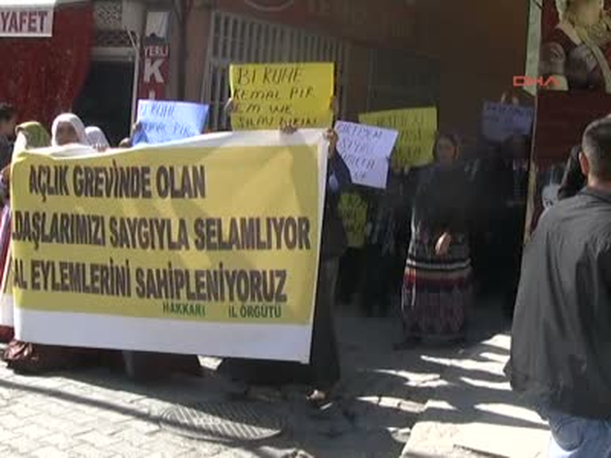Açlık Grevinde Olanlara BDP\'den Destek