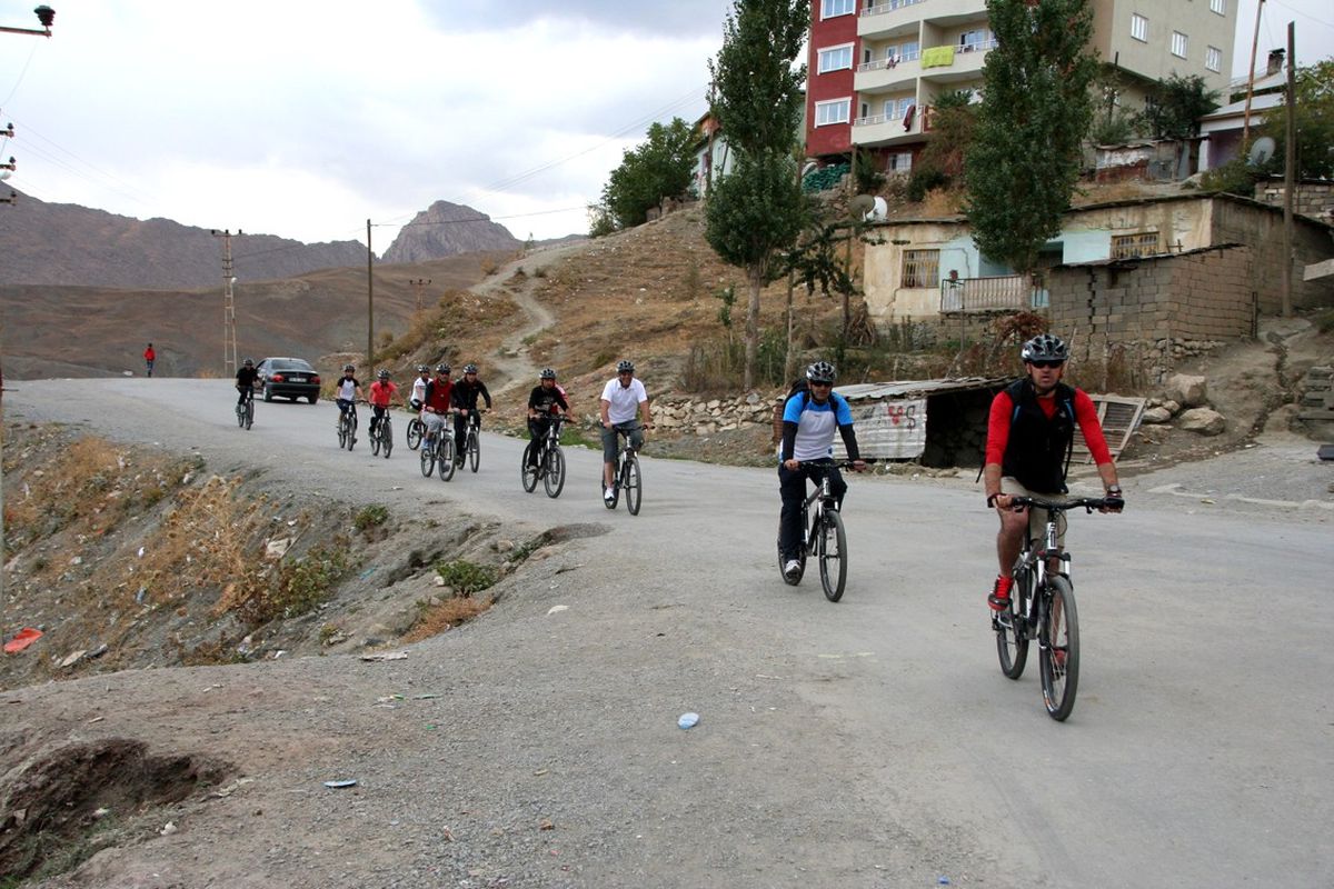 Hakkari\'de İlk Dağ Bisikleti Etkinliği