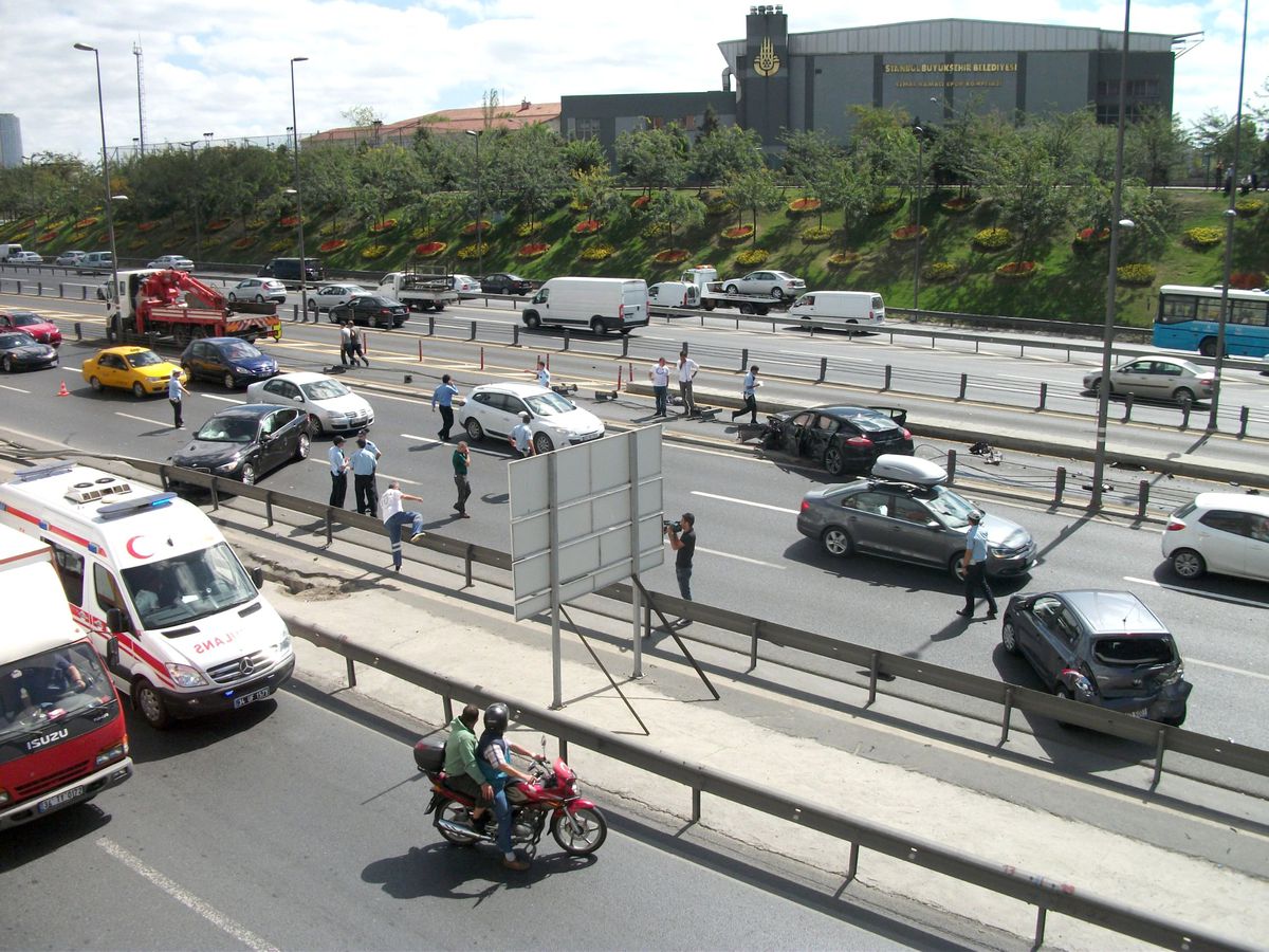 İstanbul\'da Trafik Yine Felç