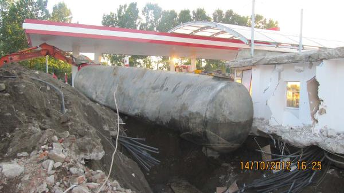 Kaçak Akaryakıt Tankları Toprağın 10 Metre Altından Çıktı