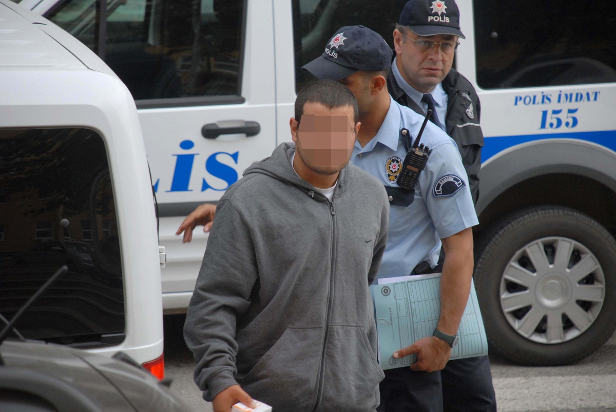 Kavgada Kız Çocuğunu Bıçaklayan Genç Gözaltına Alındı