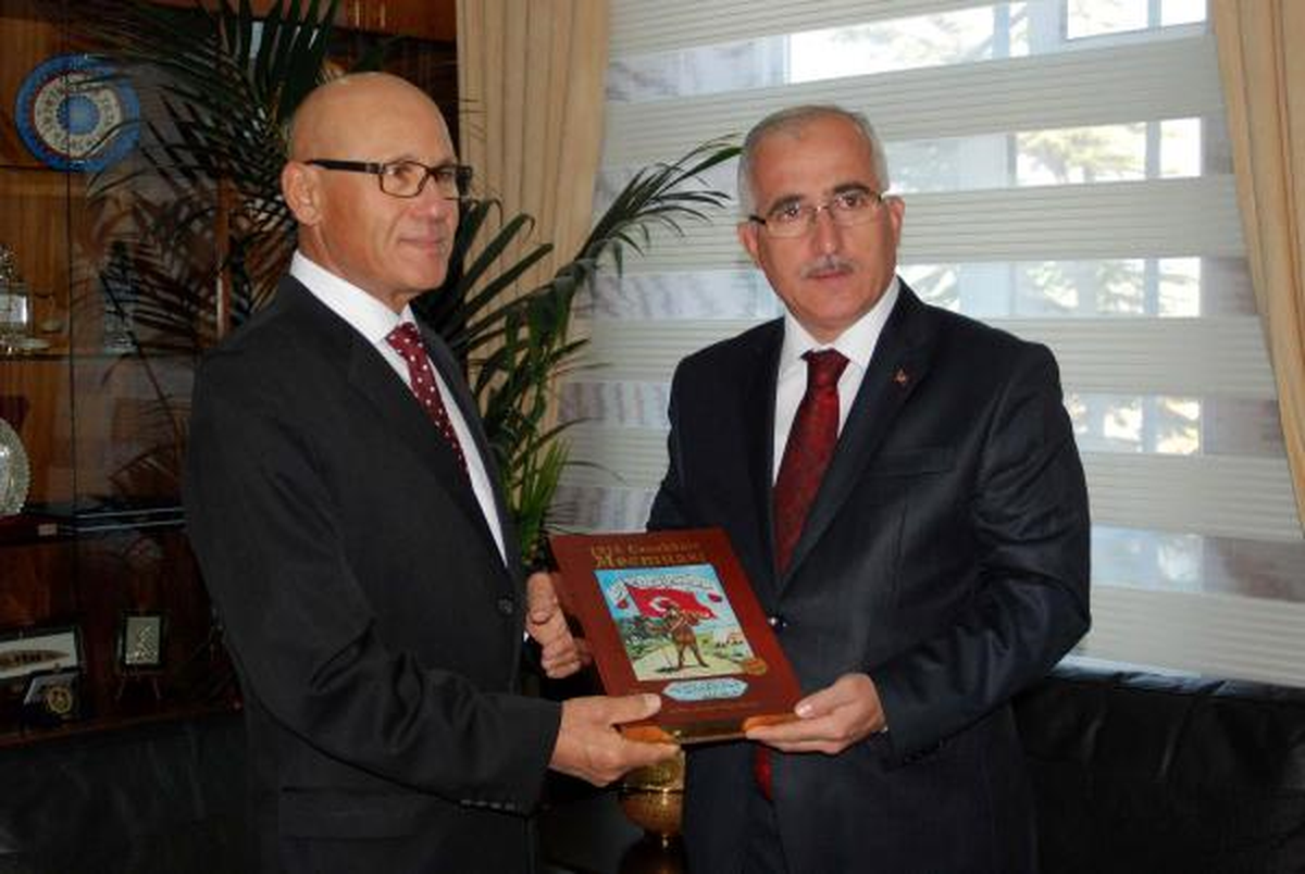 KKTC Eski Cumhurbaşkanı Talat Çanakkale\'de