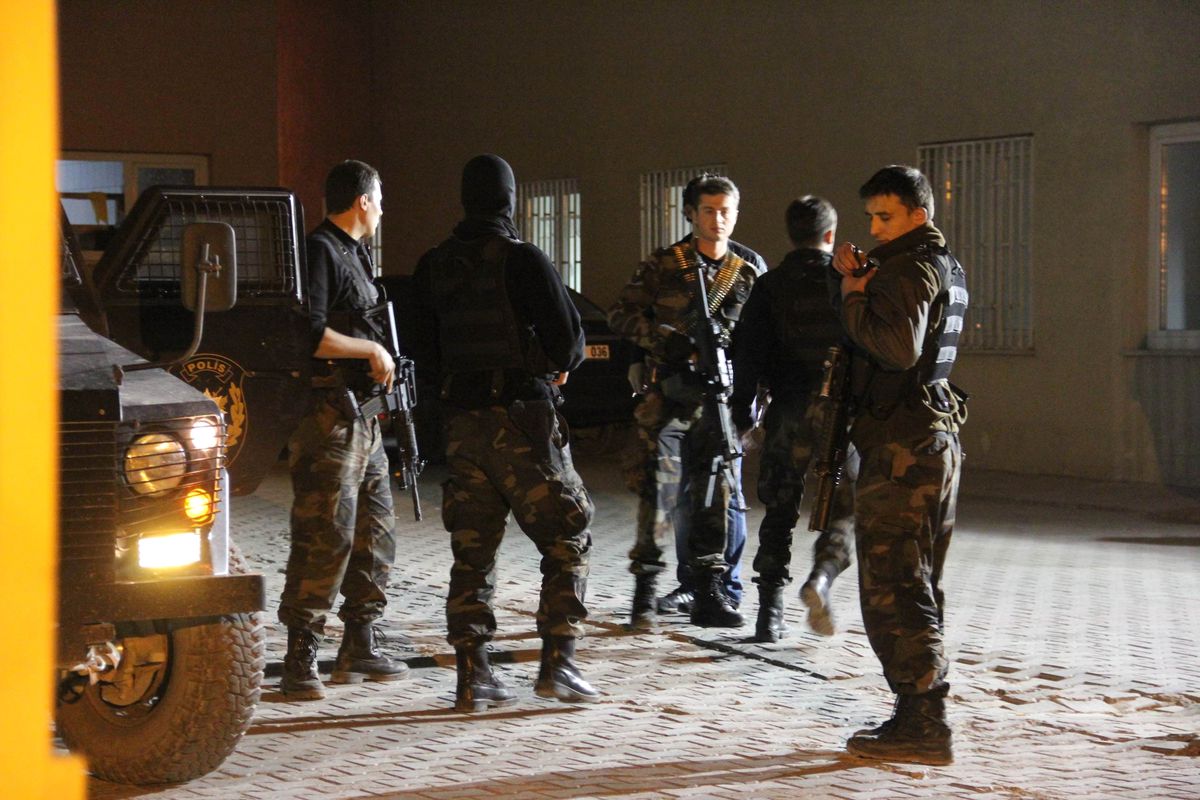Polis Aracına Saldırı: 1 Şehit, 1 Yaralı