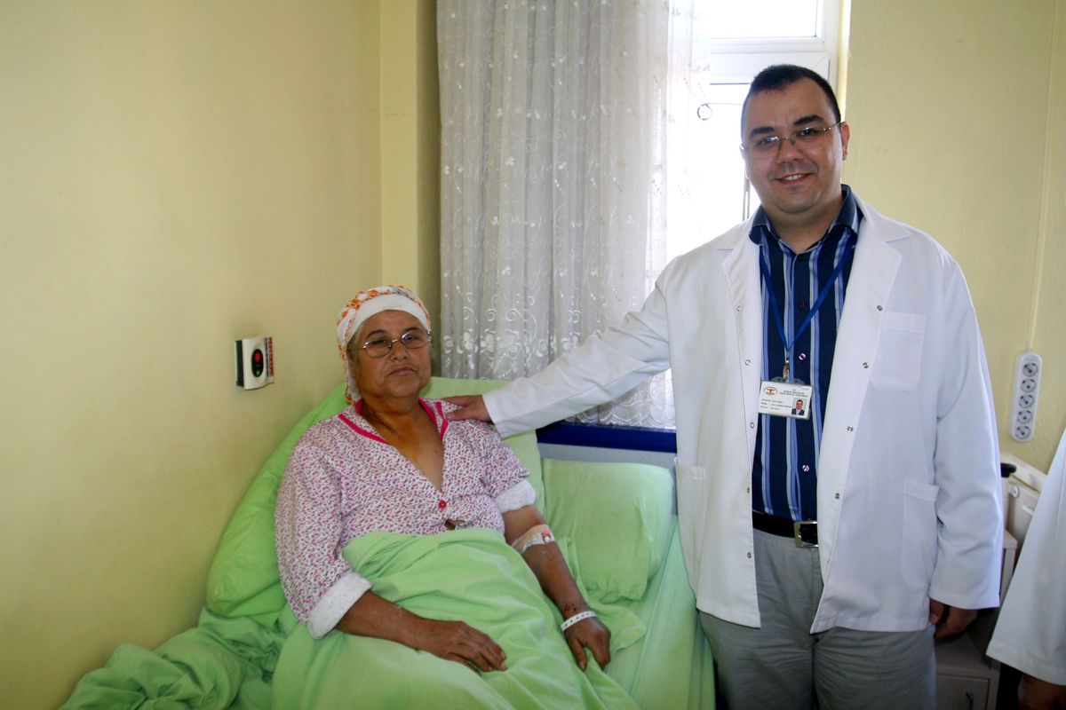 Şah Damarında Tümör Ameliyatla Alındı