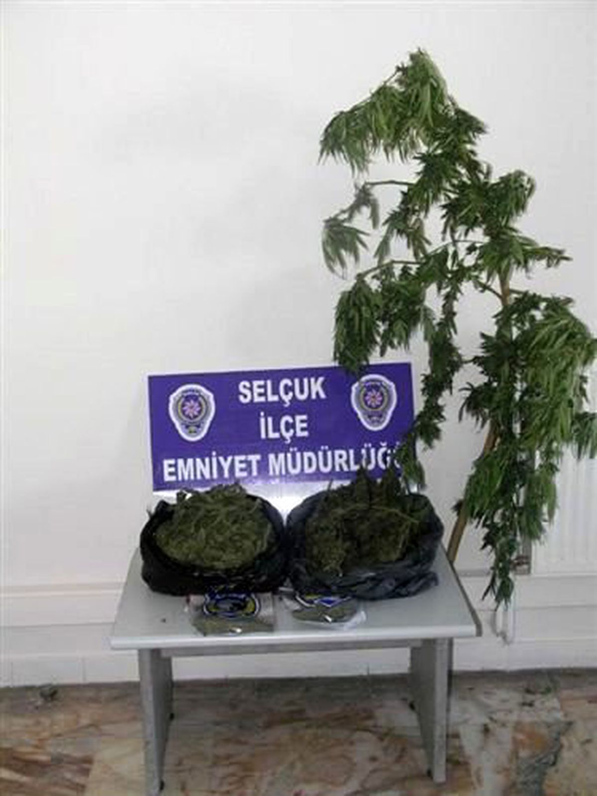 Selçuk\'ta Uyuşturucu Operasyonu