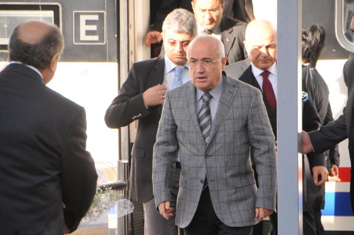 TBMM Başkanı Çiçek\'den Suriye\'de Ateşkes Temennisi