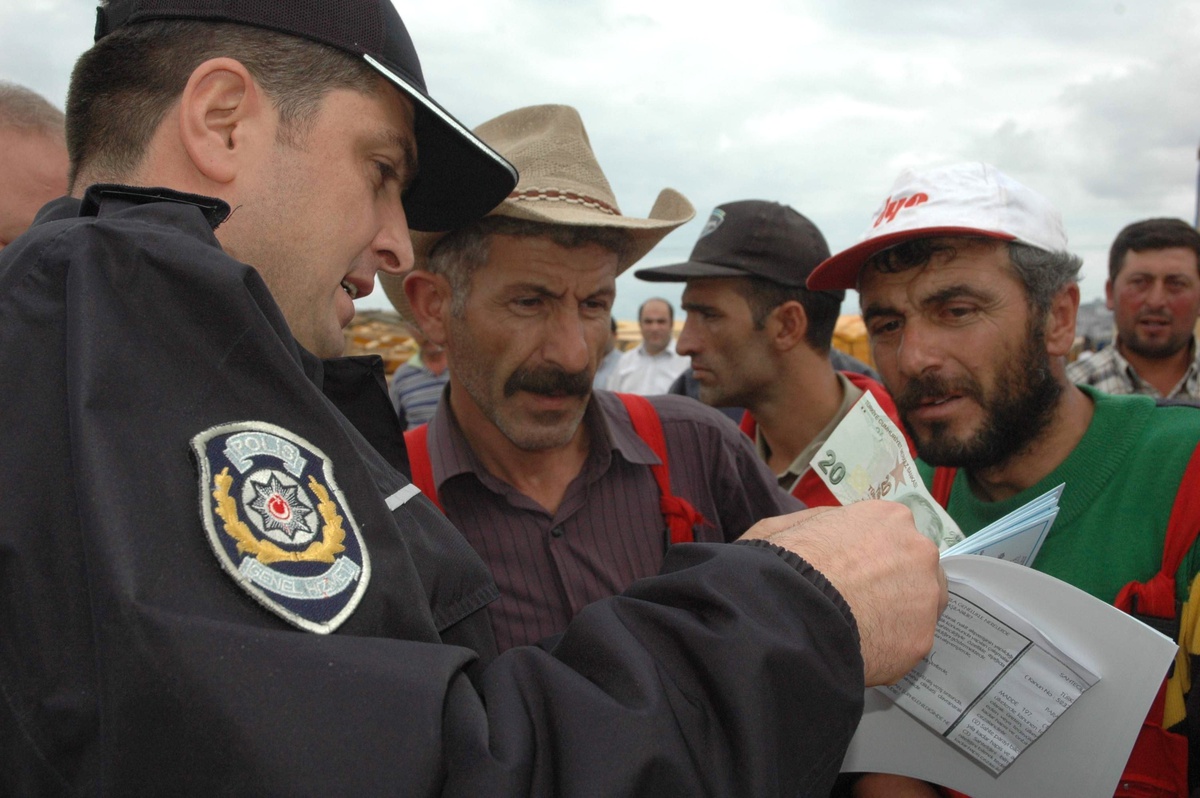 Trabzon Polisinden Kurban Bayramı Öncesi "Sahte Para Kurbanı Olmayın" Çalışması