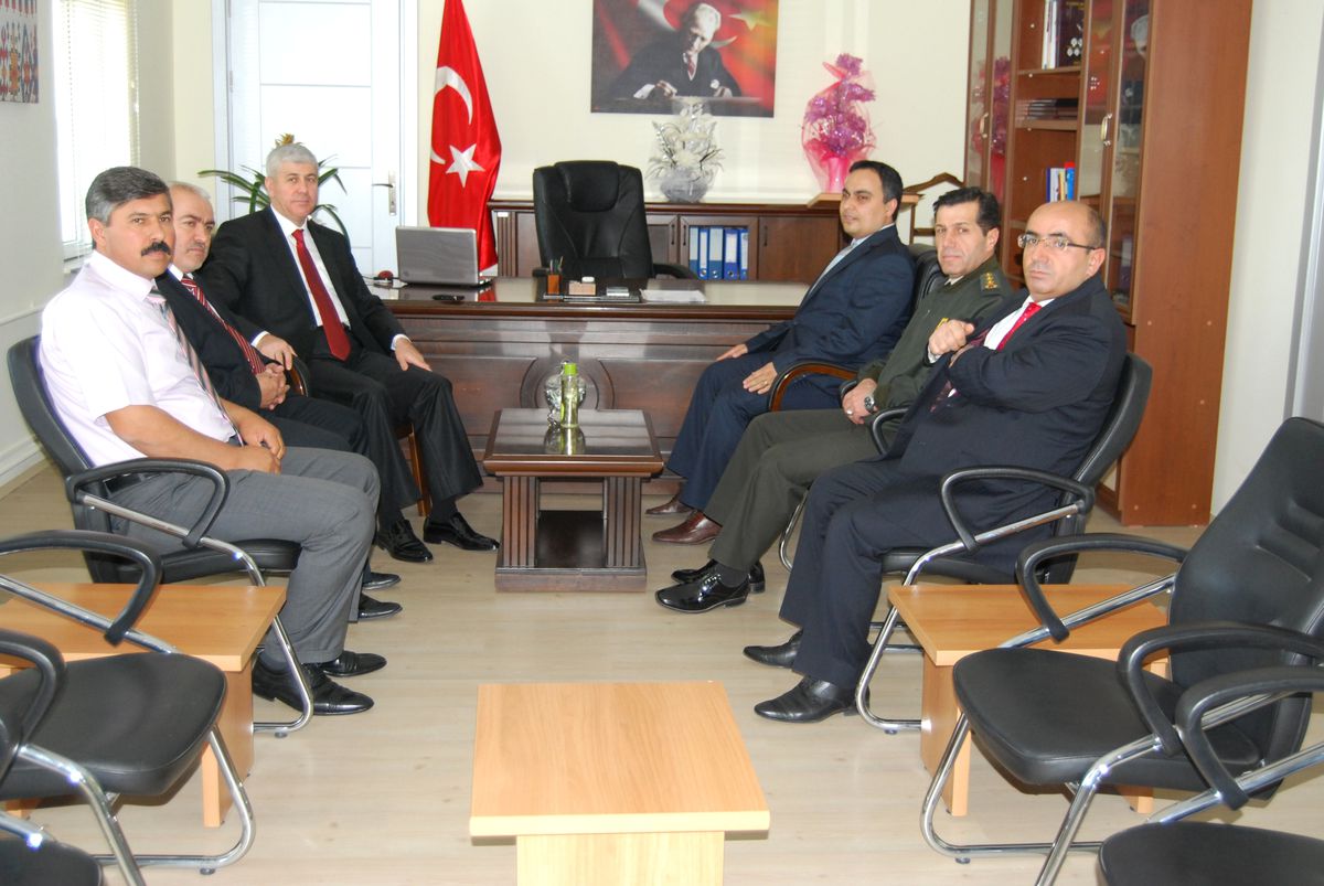 Vali Erden Eşme\'de İncelemelerde Bulundu