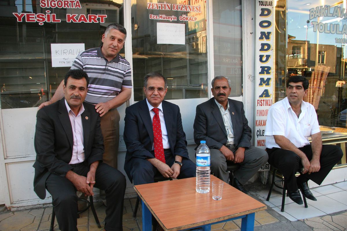 Vali Tapsız, Esnafı Ziyaret Etti