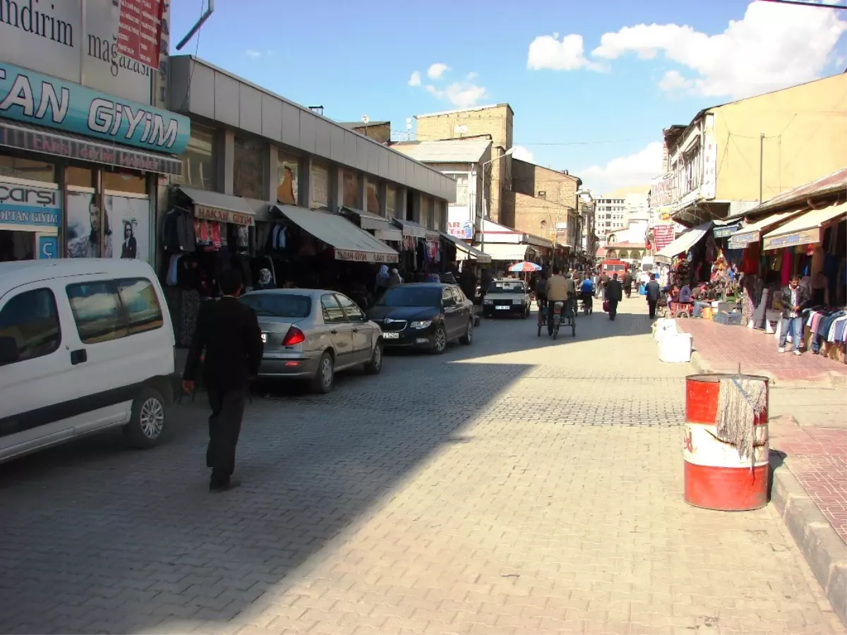Van'daki Bayram Durgunluğu Esnafın Canını Sıkıyor