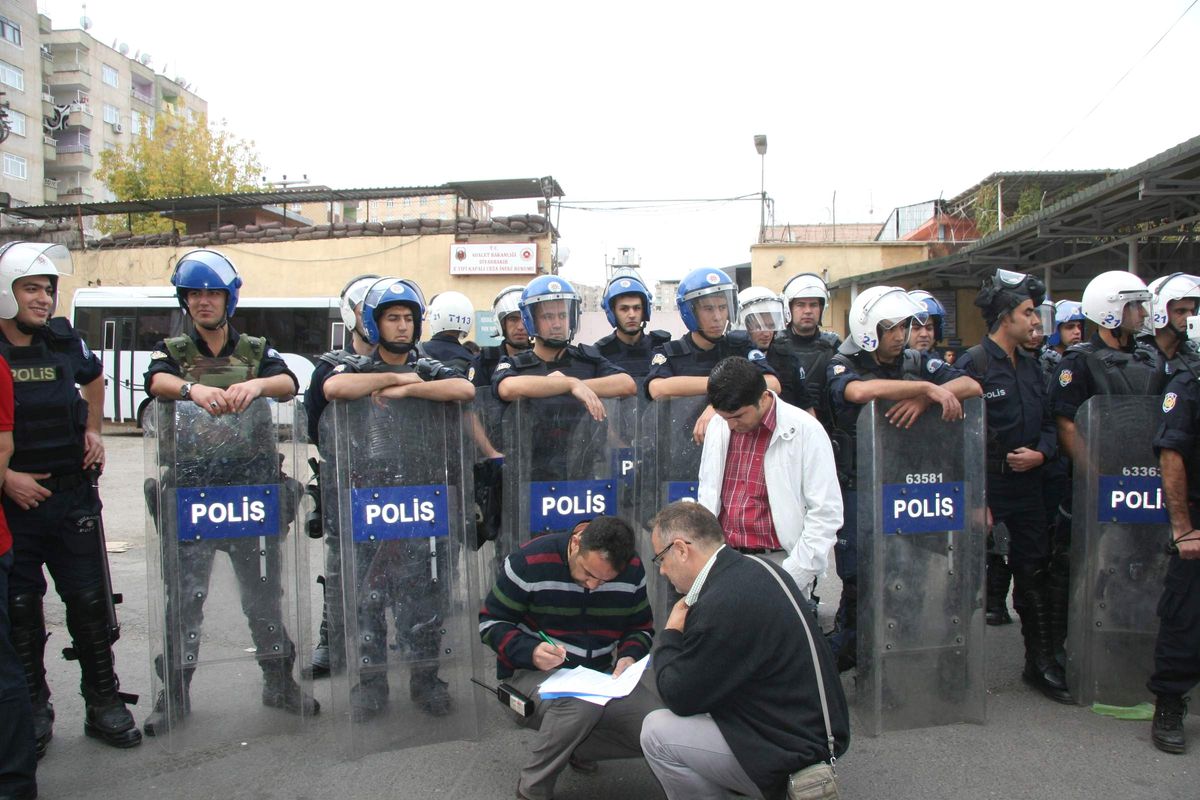 225 STK\'dan "Açlık Grevi" Açıklaması