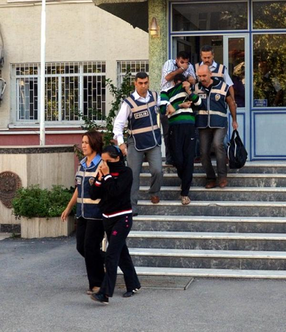 5 İlde Fuhuş Operasyonu: 8 Gözaltı