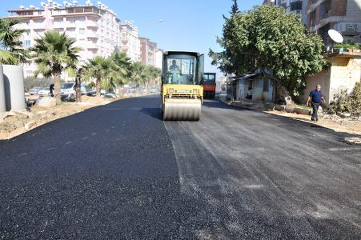 75. Yıl Caddesi\'nde Asfalt Çalışması