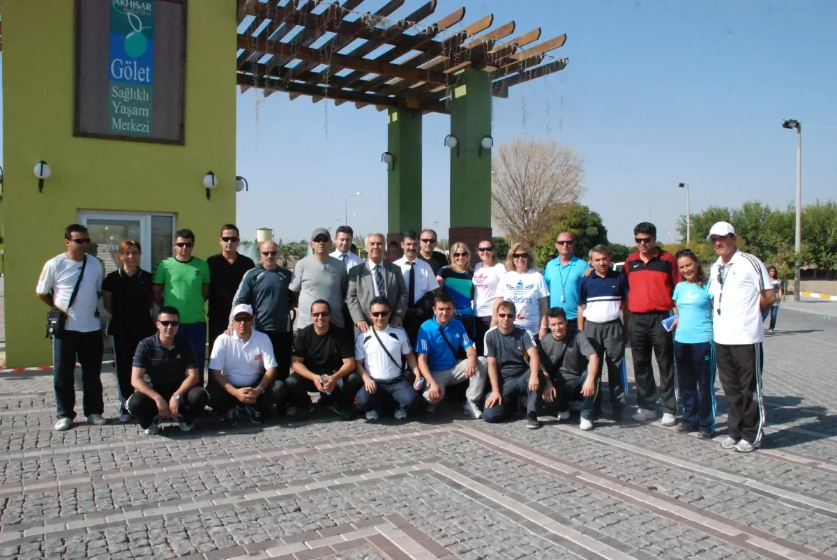 Akhisarlı Öğrenciler Cumhuriyet Koştular