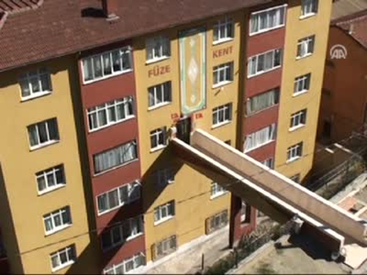 "Apartman Geçidi"
