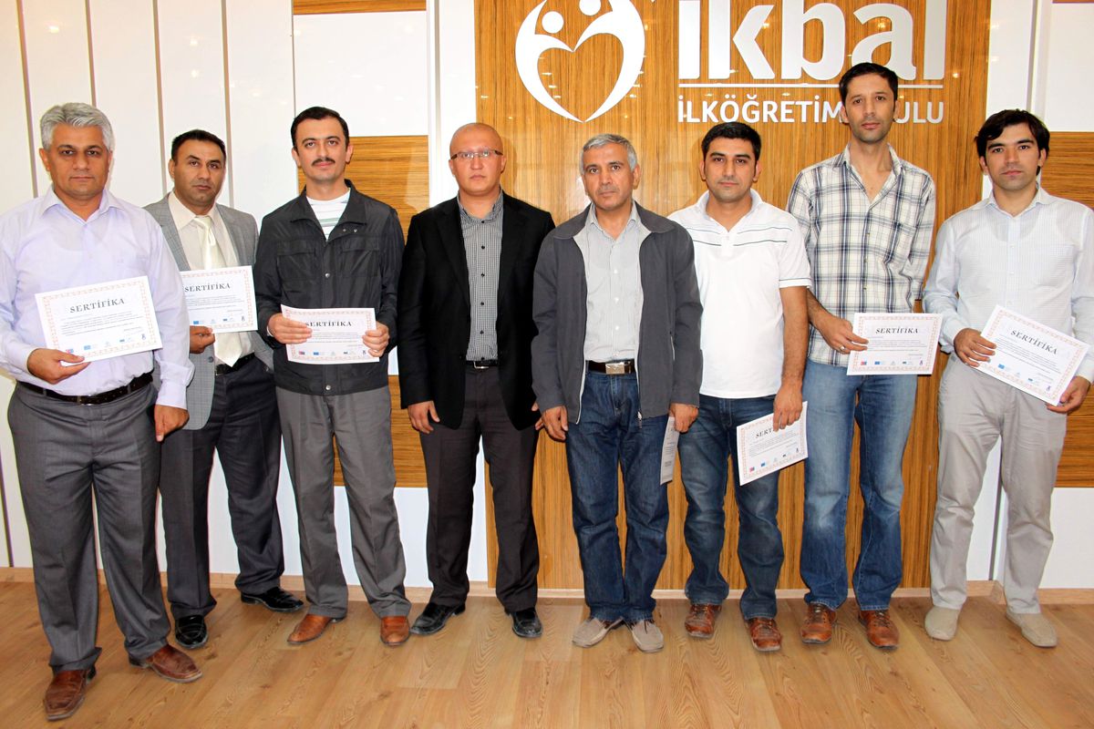 Eğitim Sonunda Sertifikalarını Aldılar