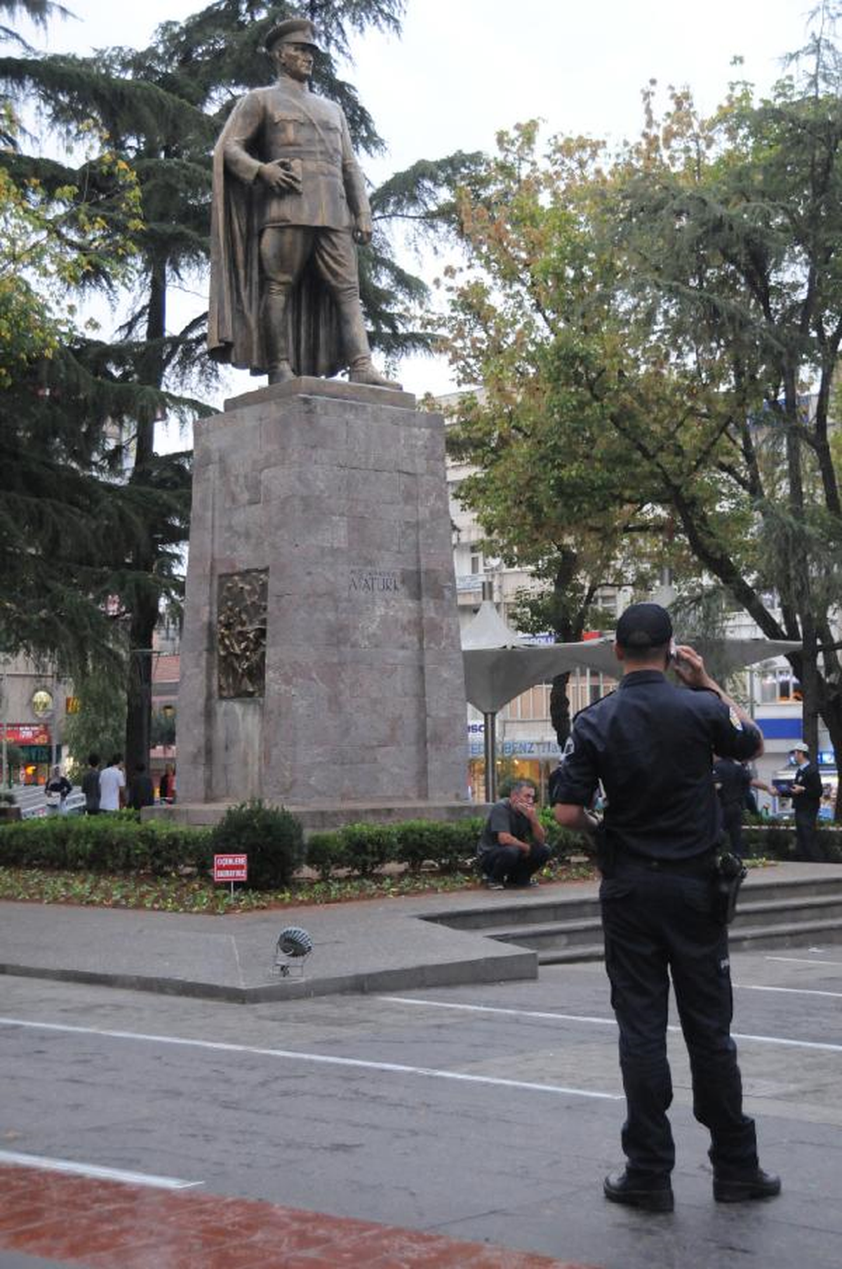 Eşi Boşandı, İntihar Etmek İstedi