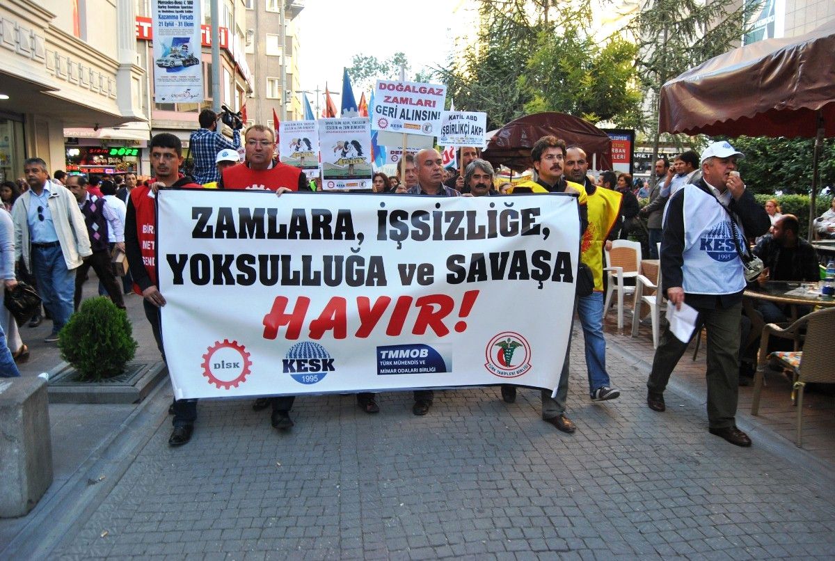 Eskişehir\'de Zamlar Protesto Edildi
