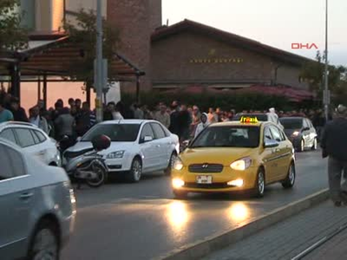Eskişehir Elektronik Eşya İçin Akşamdan Kuyruğa Girdiler