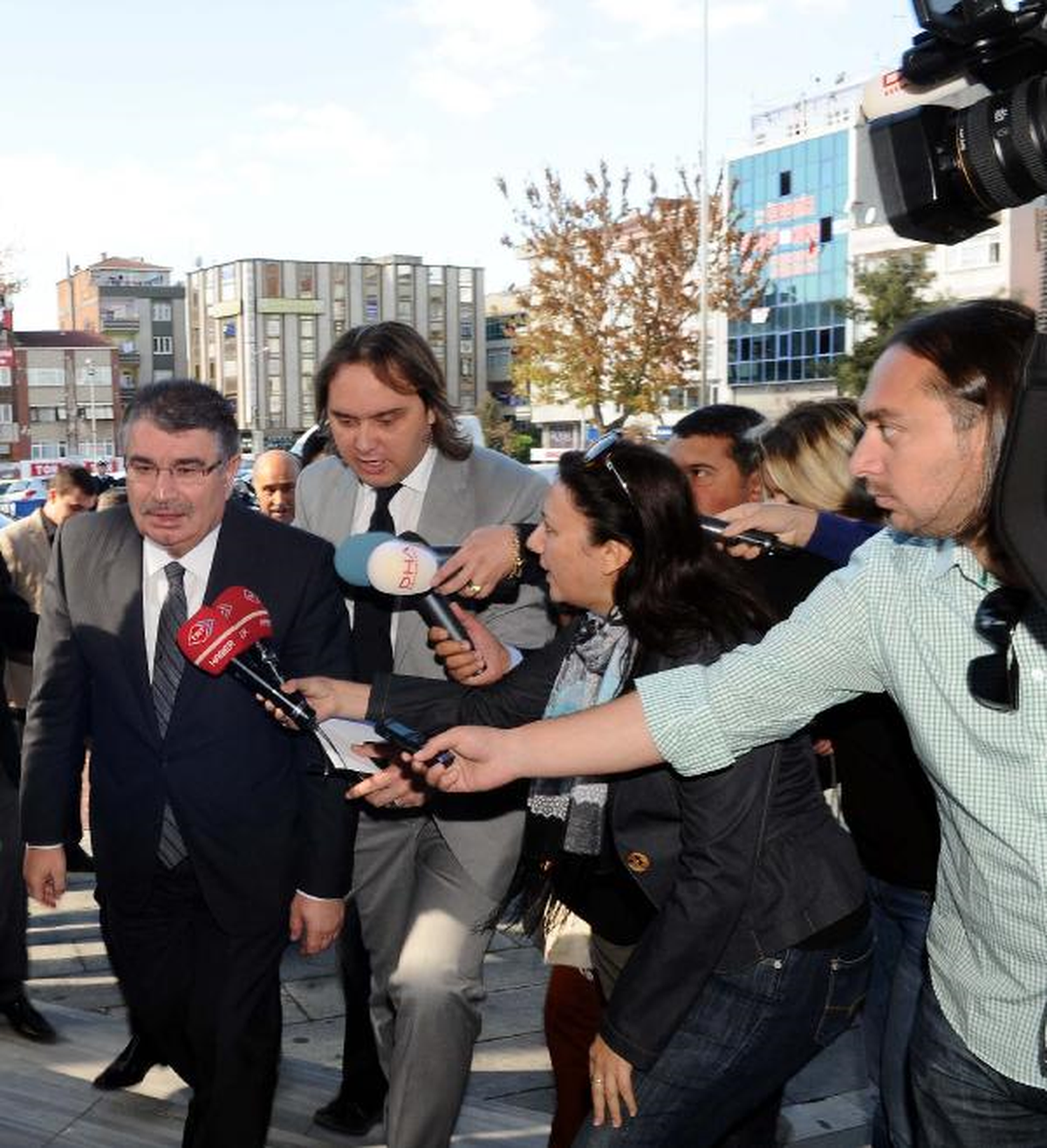 İçişleri Bakanı Şahin, Soruları Yanıtsız Bıraktı