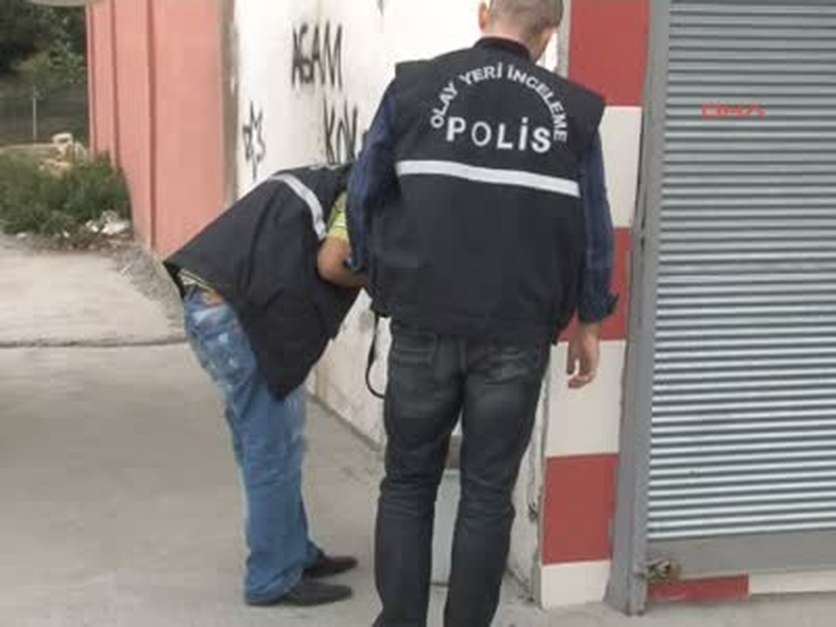 Kokoreççinin Önünde El Bombası Paniği