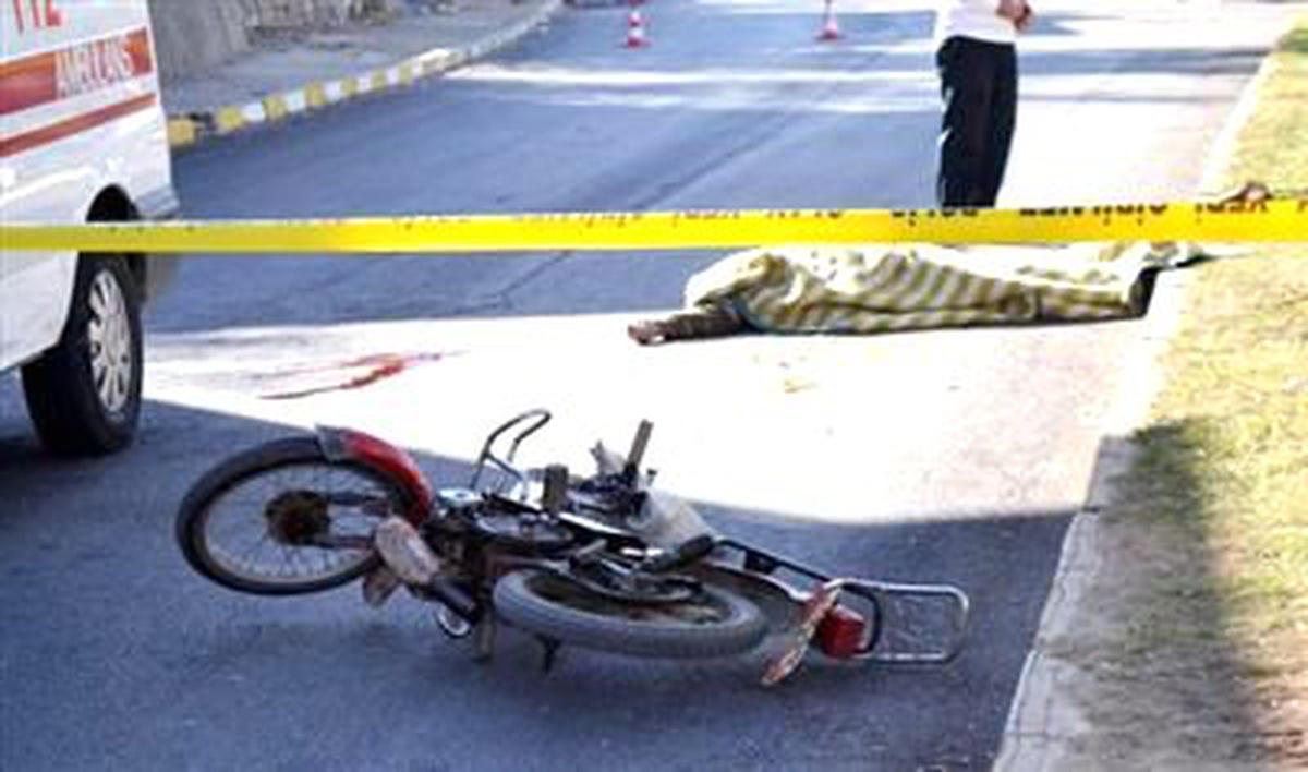 Motosiklet Refüje Çarptı, Sürücü Yaşamını Yitirdi
