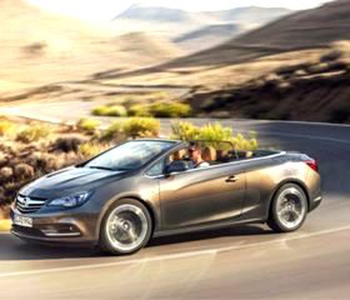 Opel Cascada\'nın Perdesini Araladı