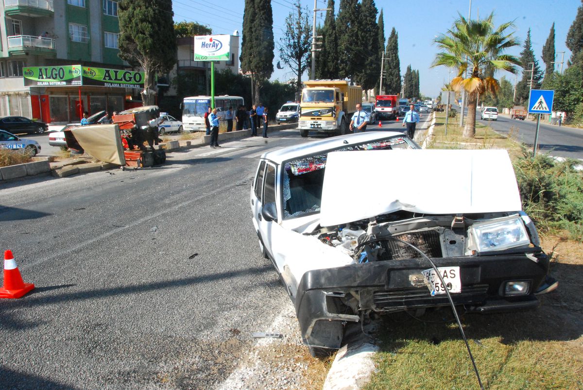 Torbalı\'da Trafik Kazası, 2 Yaralı