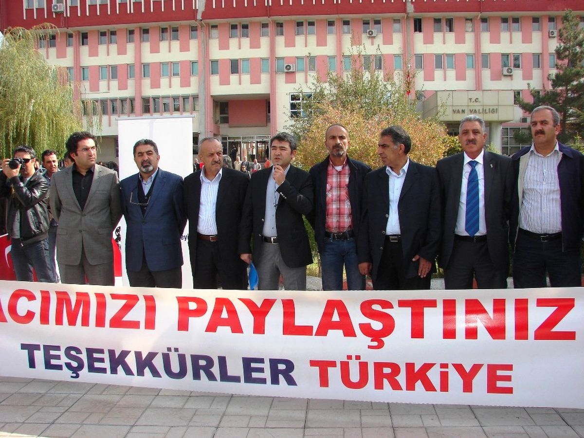 Vanlılardan Türkiye\'ye Deprem Teşekkürü