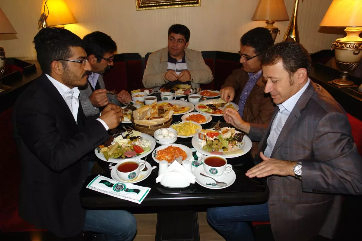 Yüksekova Kaymakamı Yasin Tikdağ Basın Mensupları ile Bir Araya Geldi