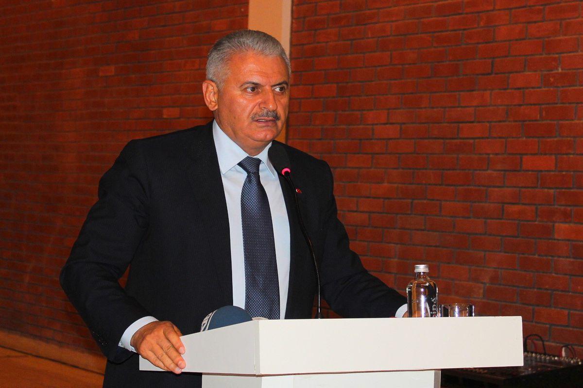 Bakan Binali Yıldırım\'dan İzmir\'e \'5 Yeni Öğrenci Yurdu\' Müjdesi