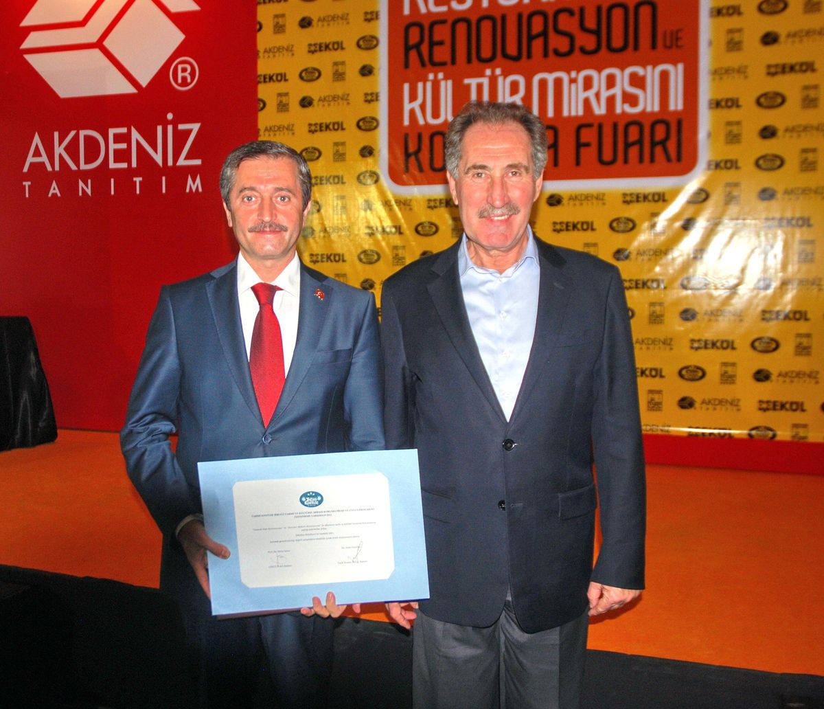 Başkan Tahmazoğlu\'na Restorasyon Ödülü