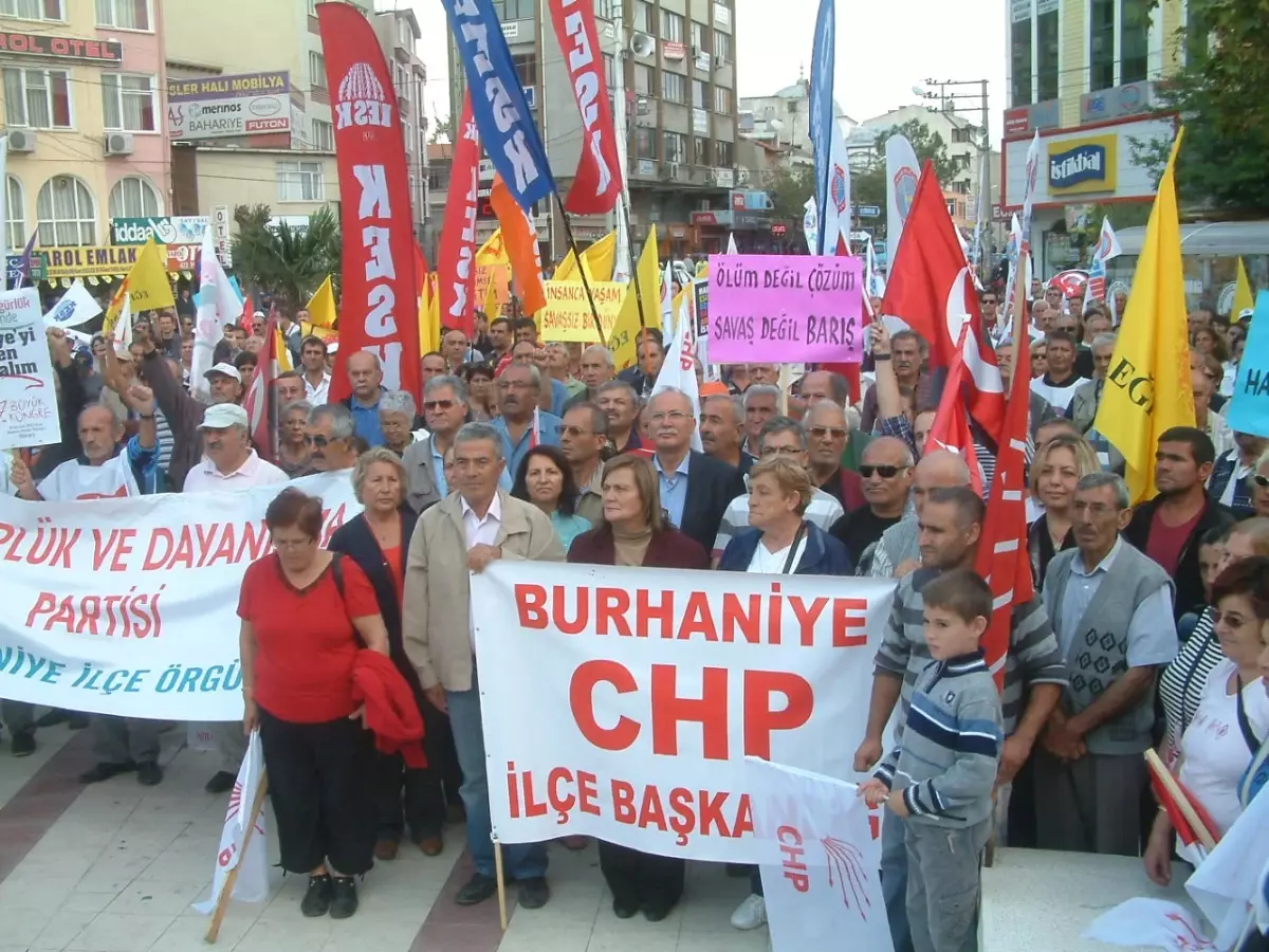 Burhaniye\'de Zamlara ve Savaşa Hayır Mitingi Yapıldı