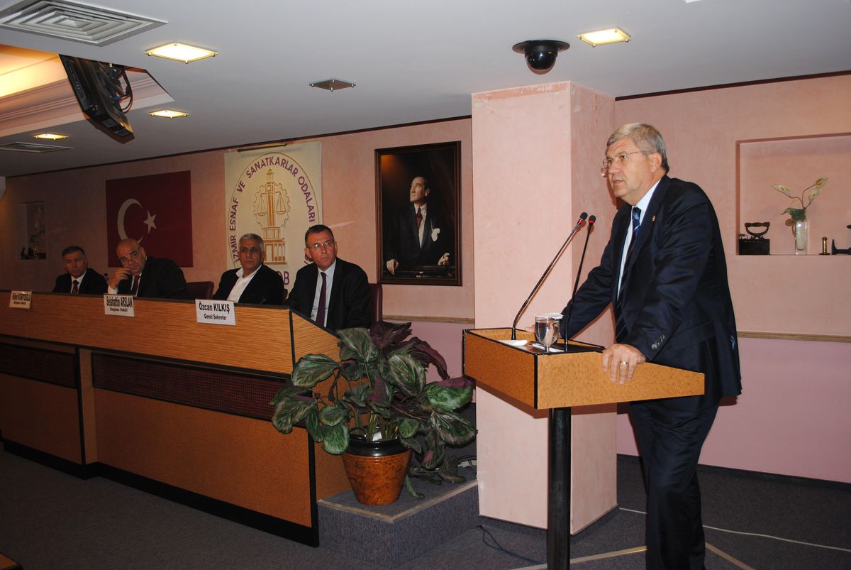 CHP İzmir Vekili Mehmet Ali Susam Üretici ve Esnafın Yanında Olduklarını Söyledi