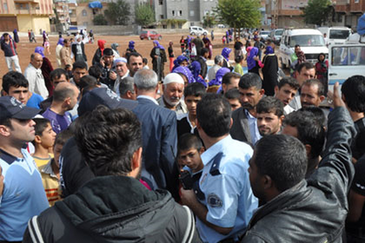 Esnafla Zabıta Arasında Bıçaklı Sopalı Kavga