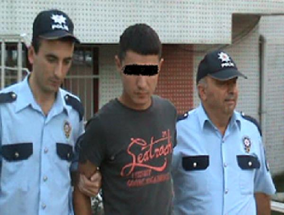 Esrar Satıcıları Polisten Kaçamadı