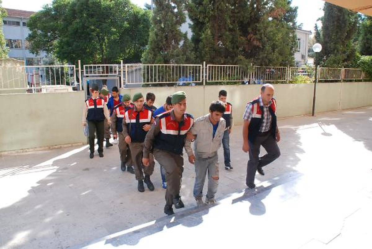 Kablo Hırsızları Köydeki Güvenlik Kameraları Sayesinde Yakalandı